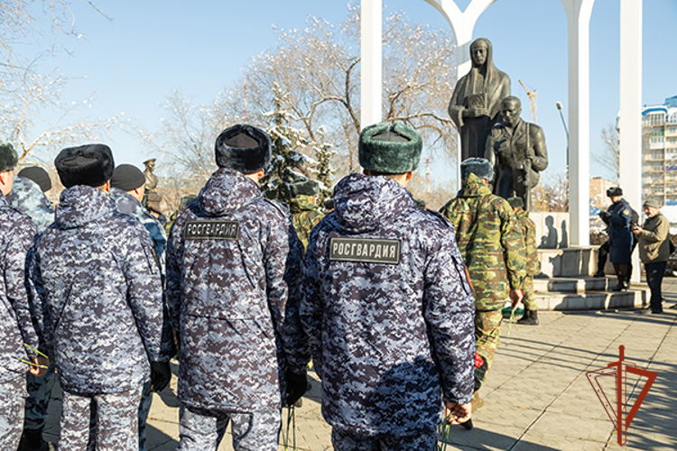 В Димитриевскую субботу росгвардейцы почтили память погибших сослуживцев и земляков из Хакасии
