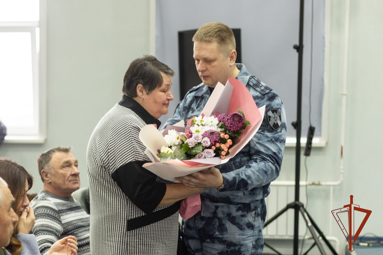 В Абакане прошла презентация книги о геройски погибшем бойце ОМОН Росгвардии по Хакасии