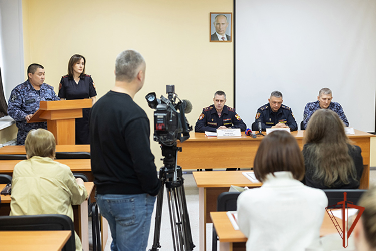 В Росгвардии по Хакасии состоялась пресс-конференция с чествованием журналистов 