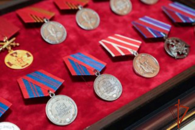 Сибирскому округу Росгвардии вручен орден Жукова