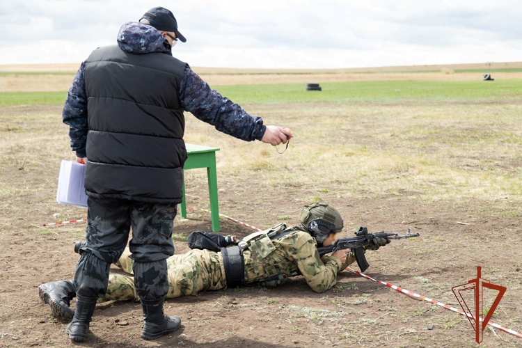 Сильнейших стрелков среди спецподразделений региона выявили на чемпионате Росгвардии по Хакасии по практической стрельбе