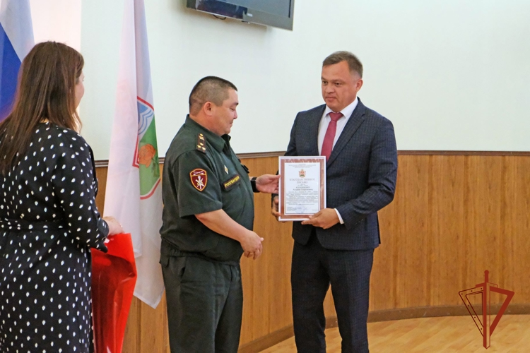 Руководство Росгвардии по Хакасии поблагодарило абаканских волонтеров и предпринимателей за активную жизненную позицию  