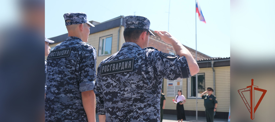 Первая в этом году команда призывников из Хакасии отправилась на службу в войска национальной гвардии России