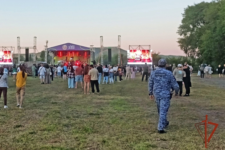 Росгвардейцы обеспечили безопасность массовых мероприятий в Абакане  