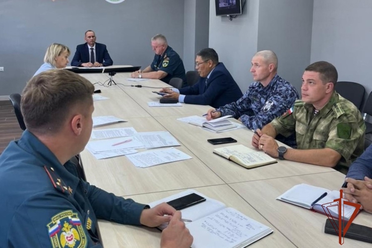 Росгвардия участвует в проверке готовности объектов образования Хакасии к новому учебному году