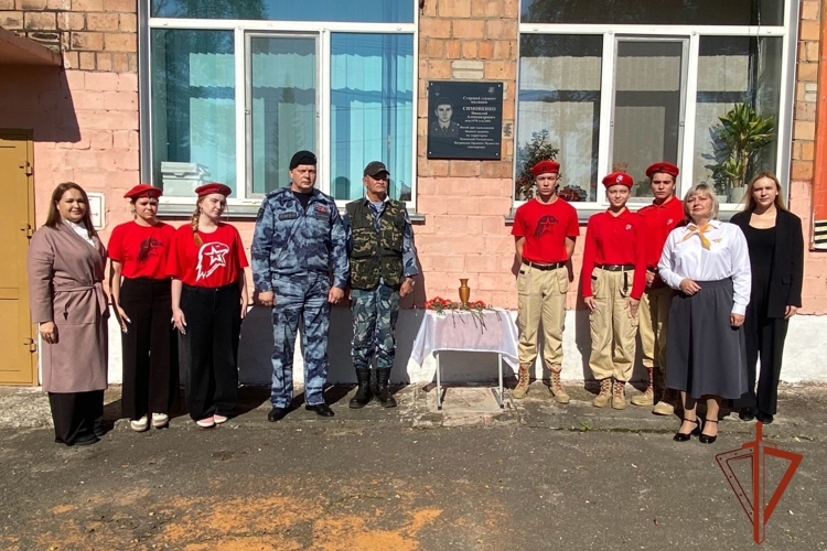 В память о сотруднике ОМОН Николае Симоненко в Абакане заложена жасминовая аллея 