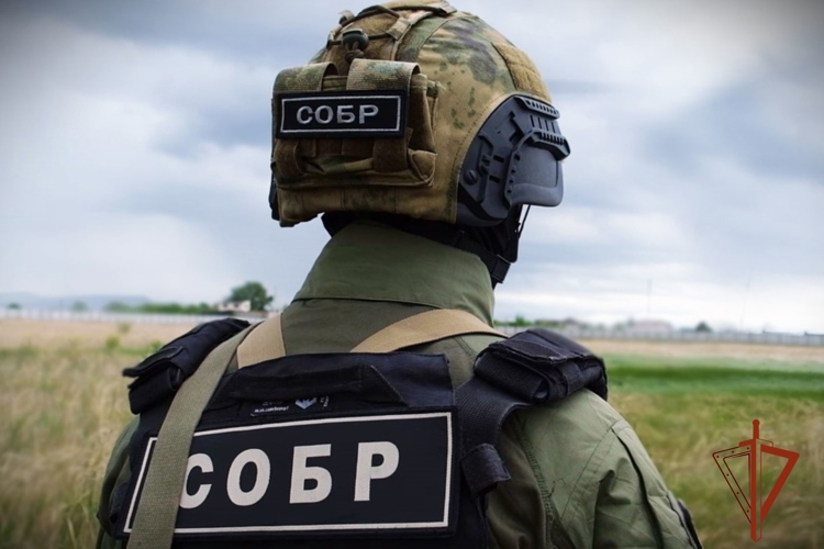 При силовой поддержке СОБР Росгвардии в Хакасии задержаны подозреваемые в незаконном обороте оружия