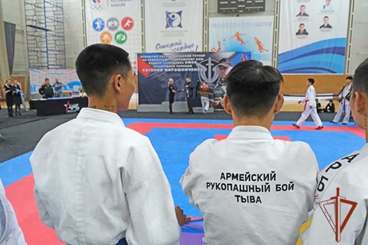 Спортсмены из Сибири определили сильнейших в турнире по армейскому рукопашному бою памяти сотрудника ОМОН Евгения Мирошниченко