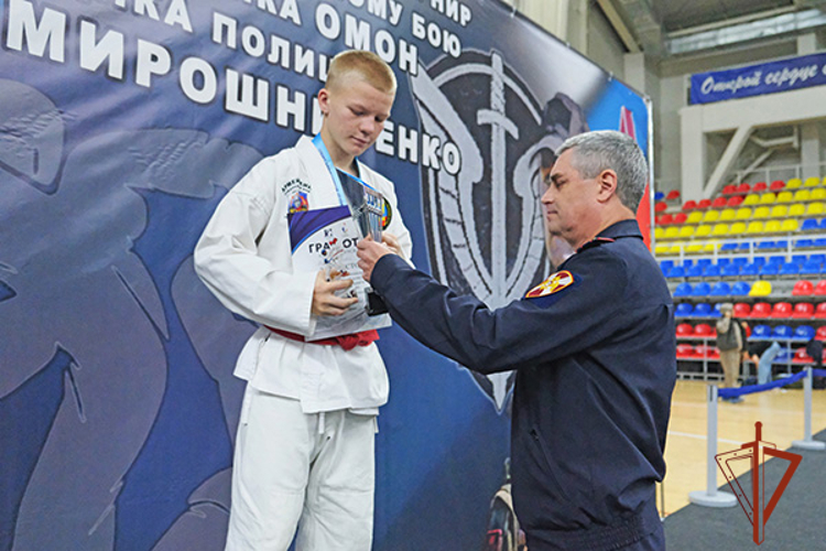 Спортсмены из Сибири определили сильнейших в турнире по армейскому рукопашному бою памяти сотрудника ОМОН Евгения Мирошниченко