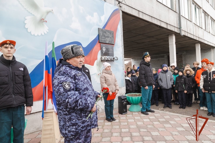 В Росгвардии по Хакасии почтили память погибших 30 лет назад бойцов ОМОН