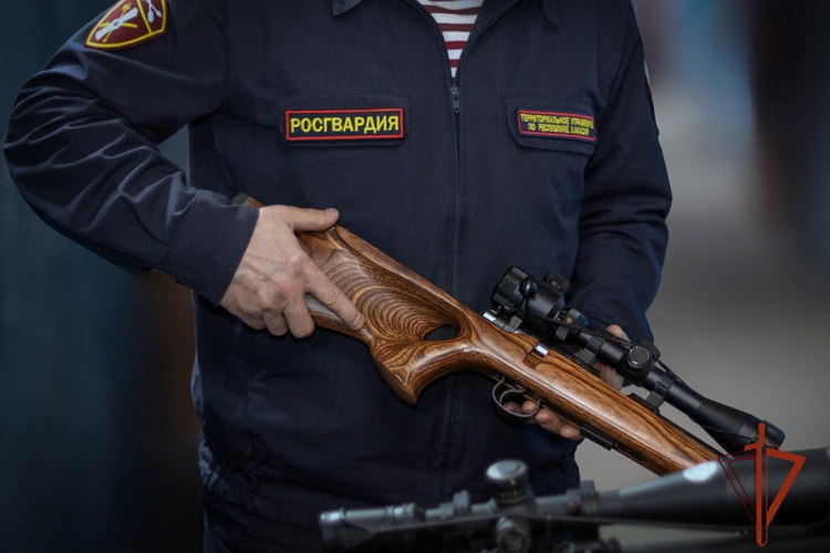 Инспекторы Росгвардии по Хакасии напоминают владельцам правила хранения оружия в период праздников