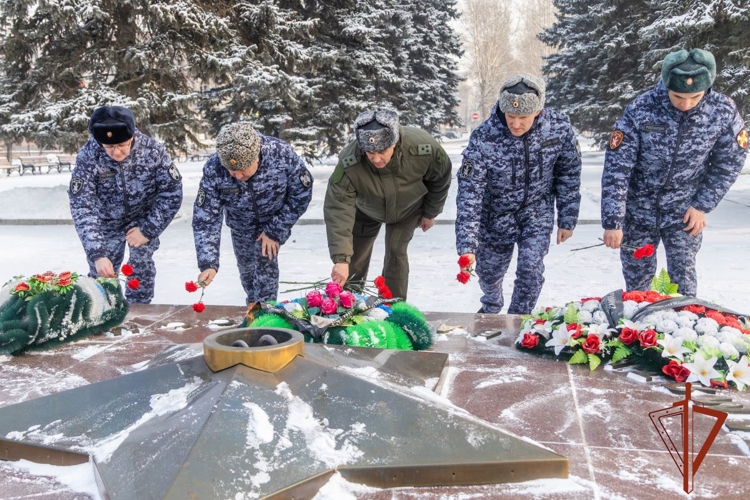 В Росгвардии по Хакасии почтили память защитников и жителей блокадного Ленинграда 