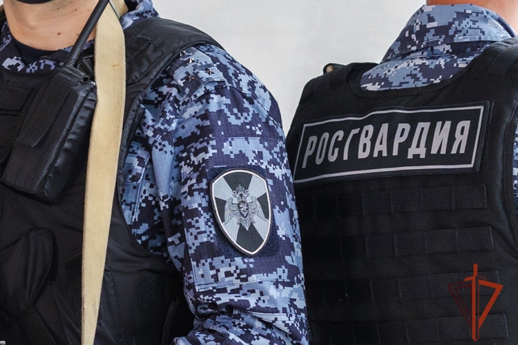 Росгвардейцы оказали доврачебную помощь потерявшему сознание жителю Черногорска