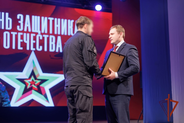 Росгвардейцам вручены награды правительства Хакасии 