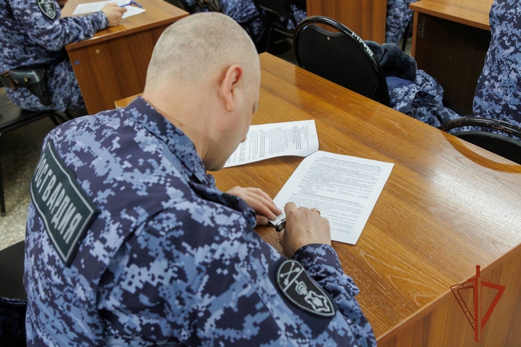 Лучшую группу задержания вневедомственной охраны Росгвардии определили в Хакасии