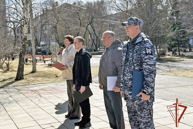 При участии росгвардейцев в Абакане определены победители патриотических конкурсов среди школьников 