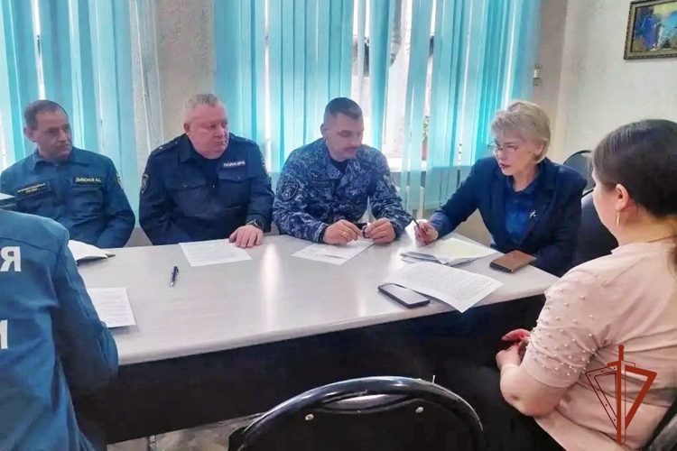 В рамках Всероссийского учения росгвардейцы провели тренировку на объектах образования Хакасии 