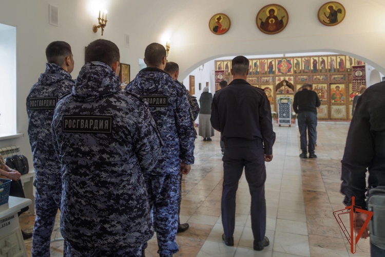Росгвардейцы обеспечили безопасность празднования Пасхи в Хакасии