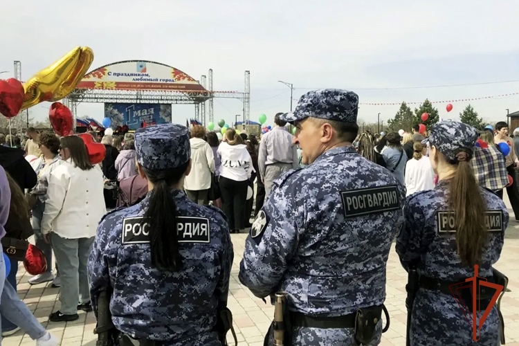 Росгвардейцы приняли участие в обеспечении безопасности первомайских праздничных мероприятий в Хакасии