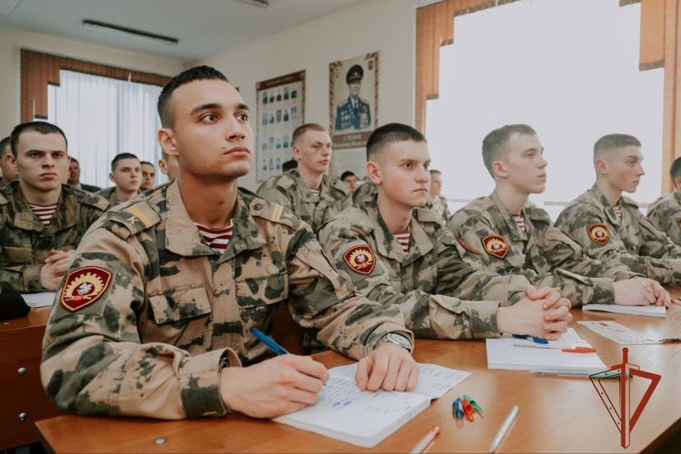 В Росгвардии по Хакасии проводятся консультации по вопросам поступления в ведомственные ВУЗы