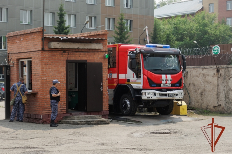 В Абакане прошло пожарно-тактическое занятие с участием Росгвардии и МЧС