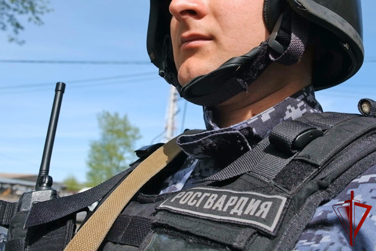 В Абакане росгвардейцы по горячим следам задержали подозреваемого в краже из магазина