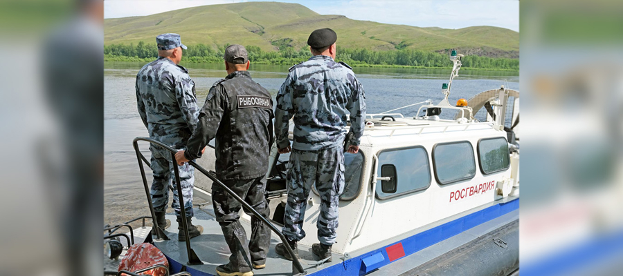Сотрудники ОМОН Росгвардии участвуют в обеспечении безопасности на водных объектах Хакасии 