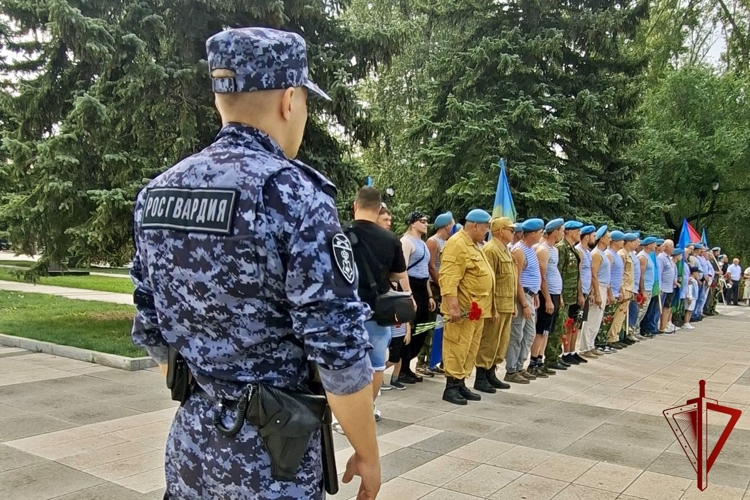 При участии Росгвардии в Хакасии обеспечена безопасность празднования Дня воздушно-десантных войск