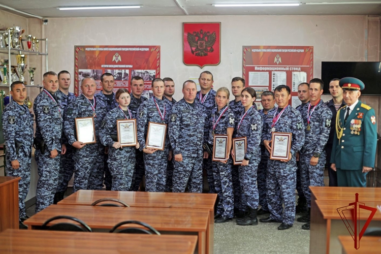 В Хакасии прошел чемпионат по стрельбе среди сотрудников вневедомственной охраны Росгвардии
