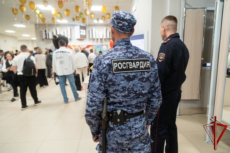 При участии подразделений Росгвардии в Хакасии обеспечена безопасность проведения Дня знаний