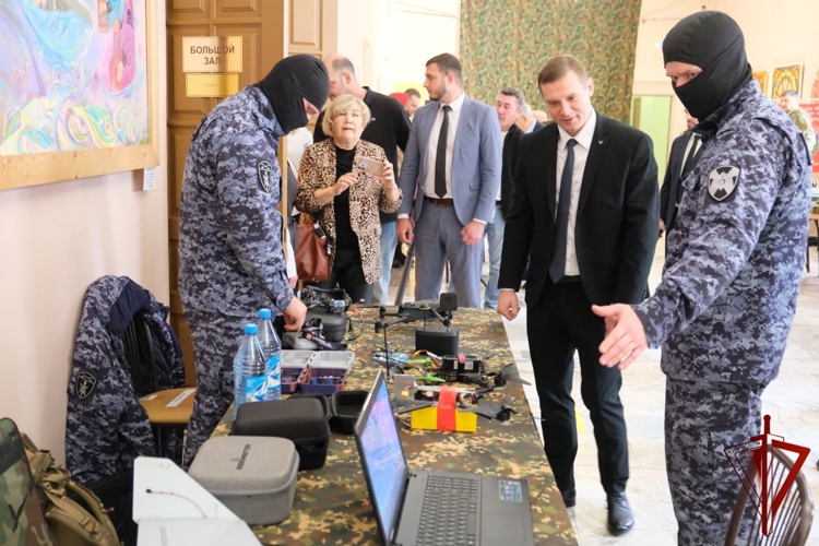 Сотрудники Росгвардии приняли участие в форуме трёх поколений «Вместе мы сила» в Хакасии