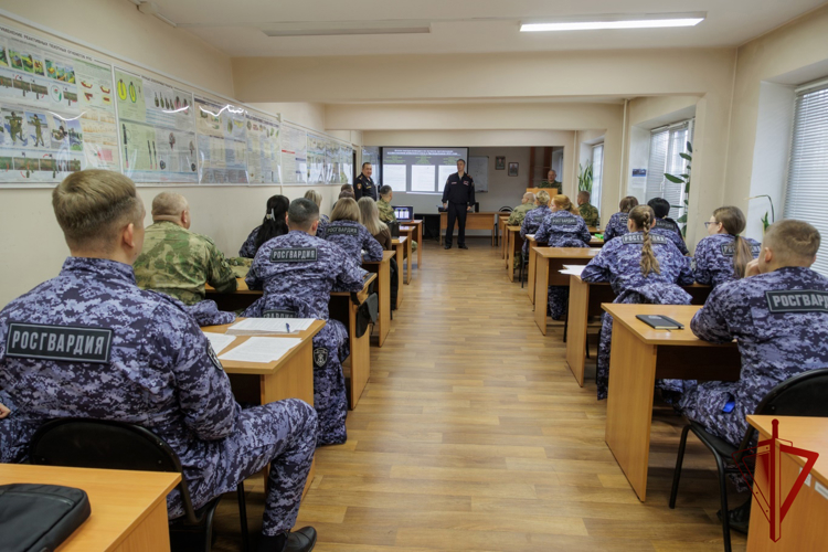 Учебно-методический сбор со специалистами по воинскому учету и бронированию территориальных управлений Сибирского округа Росгвардии завершился в Хакасии